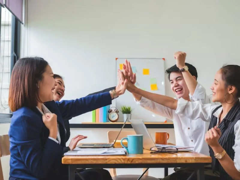 học kinh tế ra làm gì