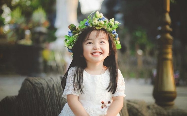 nằm mơ thấy em bé gái đánh số gì