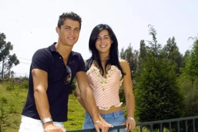 top-nguoi-yeu-ronaldo-6-bong-hong-khong-the-bo-qua-a