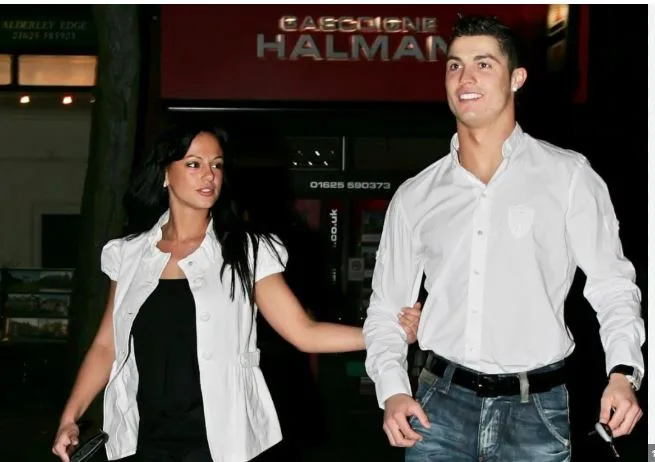 top-nguoi-yeu-ronaldo-6-bong-hong-khong-the-bo-qua-c