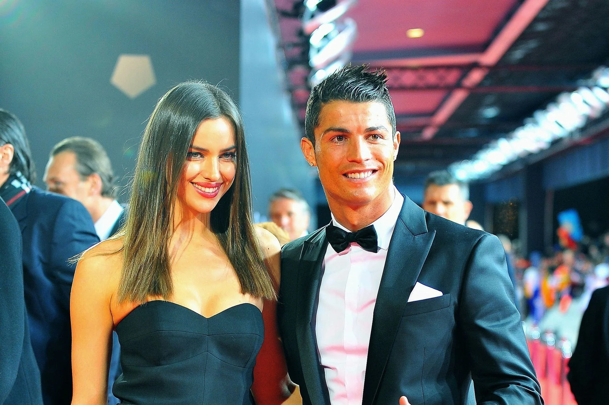 top-nguoi-yeu-ronaldo-6-bong-hong-khong-the-bo-qua-mnaa