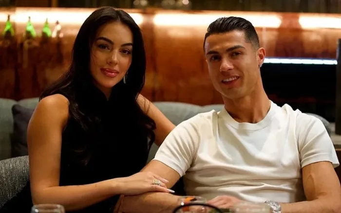 top-nguoi-yeu-ronaldo-6-bong-hong-khong-the-bo-qua-10